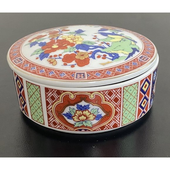 Chinese Porcelain Round Trinket or jewelry box with bird and flowers Lidded - Picture 2 of 9
